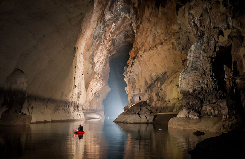 Spektakul?re unterirdische H?hlen in den Augen eines Belgiers