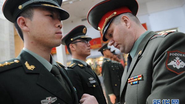 PLA-Soldaten erhalten russischen Orden