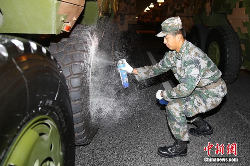 24 Stunden im Trainingscamp der WWII-Parade