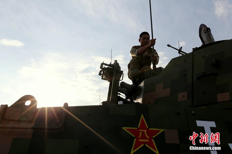 24 Stunden im Trainingscamp der WWII-Parade