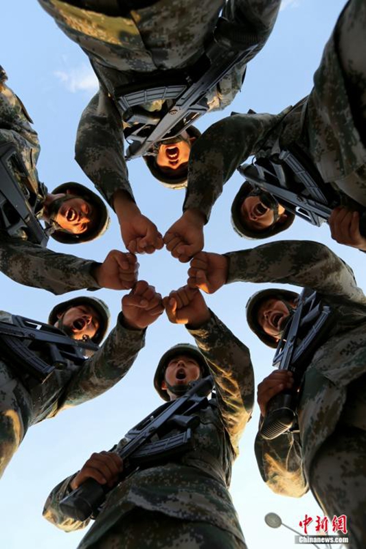 24 Stunden im Trainingscamp der WWII-Parade