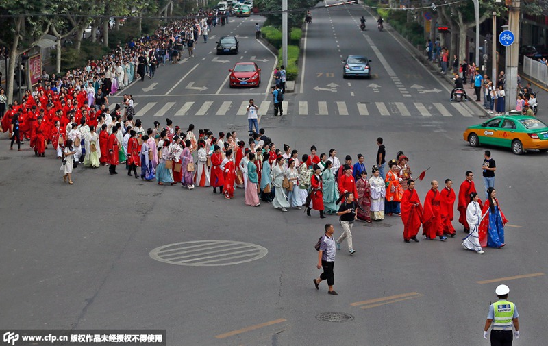 In Han-Kleidung durch Xi'an
