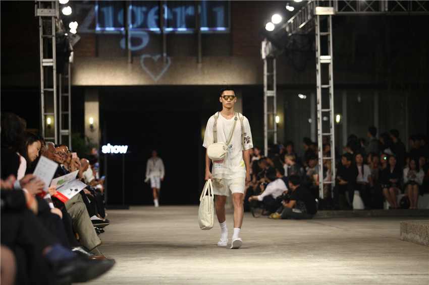 China und Schweiz feiern 65-j?hriges Jubil?um ?modisch“