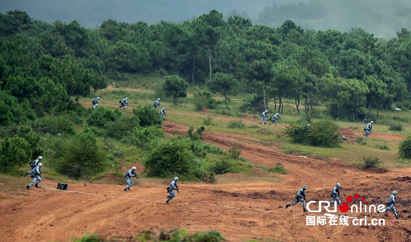 Chinas Marineinfanterie probt den Dschungelkampf