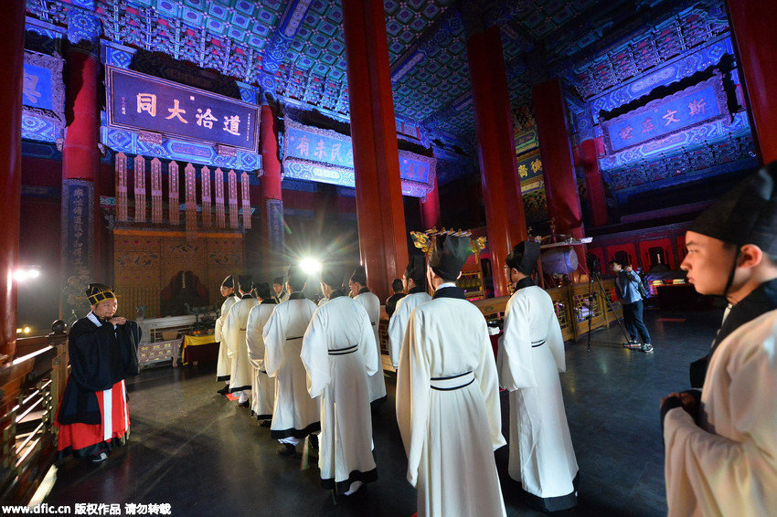 Feierliche Zeremonie zum 2566. Geburtstag von Konfuzius