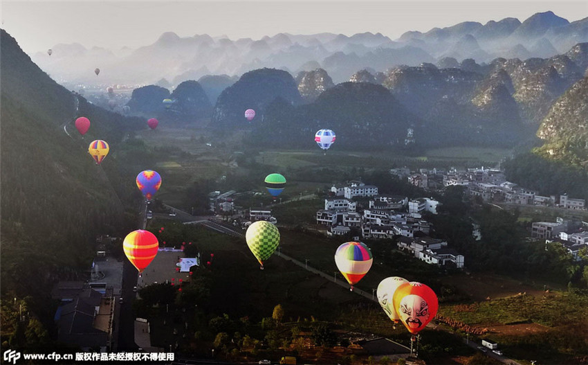 Chinas gr??ter Ballon-Wettbewerb in Guizhou gestartet