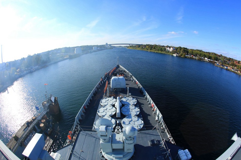 Chinesische Flotte f?hrt erstmals durch den Kieler Kanal