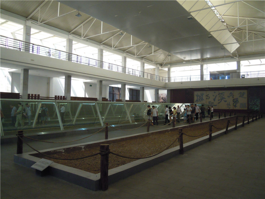 Xuzhou – Tonkrieger im Glassarg