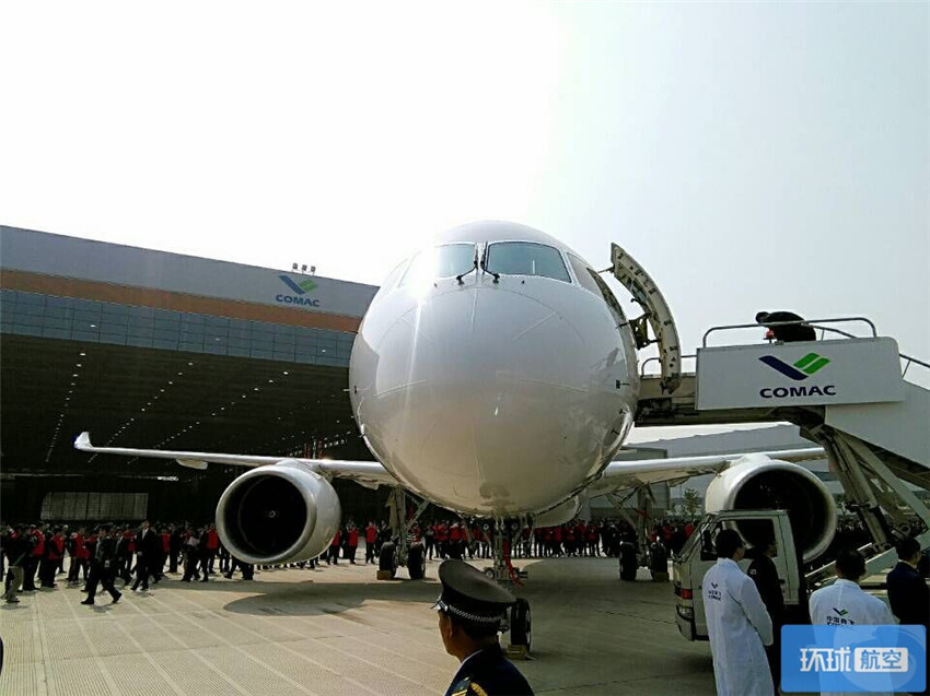 Chinas erster Jumbo im Bild