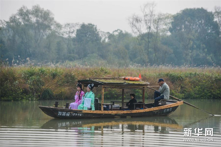 Der Xixi-Feuchtgebiet-Park im bunten Herbstgewand