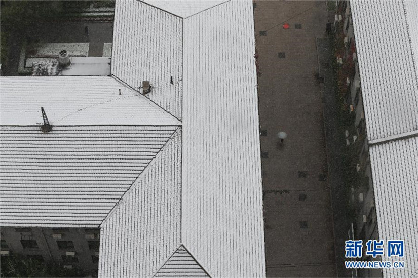 Erster Schnee 2015 in Beijing