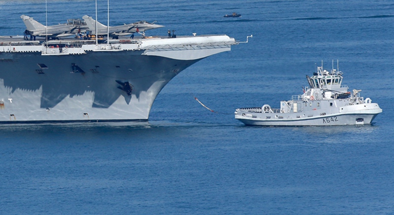 Frankreich schickt Flaggschiff nach Syrien 