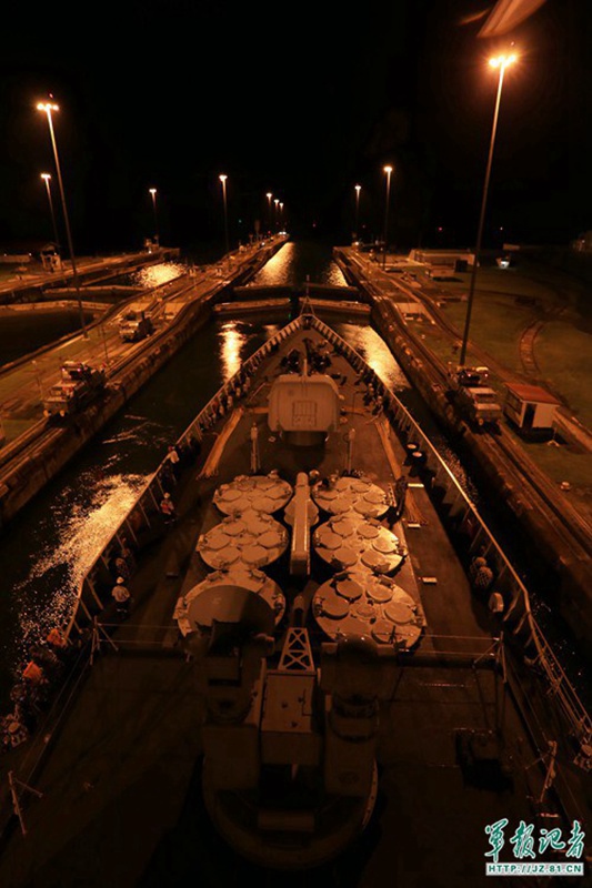 Chinesischer Sonderkonvoi f?hrt durch den Panamakanal