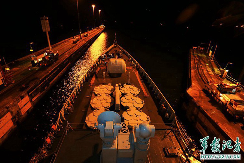 Chinesischer Sonderkonvoi f?hrt durch den Panamakanal