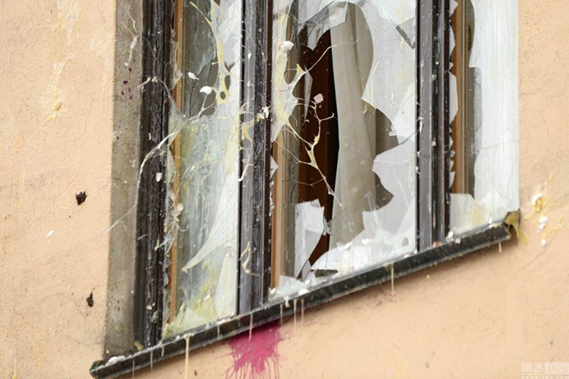 Russische Demonstranten attackieren türkische Botschaft