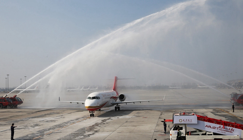 Chinas erster Regionaljet ARJ21 ausgeliefert