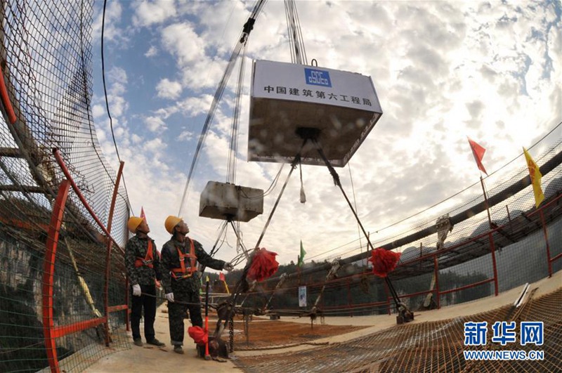 Glas-Brücke in Zhangjiajie nimmt Gestalt an