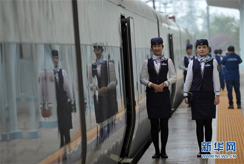 Hainan welterste Insel mit ?Rundum-Highspeed-Bahn“