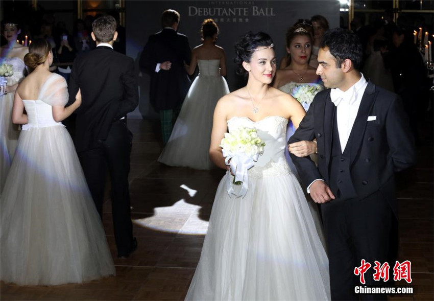 Sch?nheit und Anmut auf dem ?Shanghai International Debutante Ball“