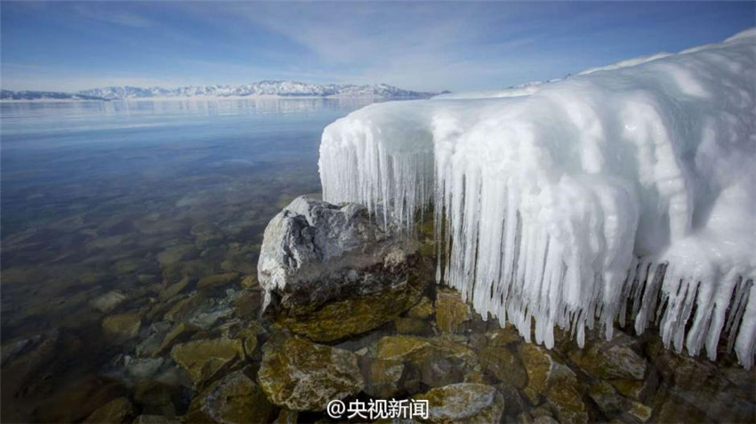 ?Eisgardinen“ am Fu? des Tianshan-Berges