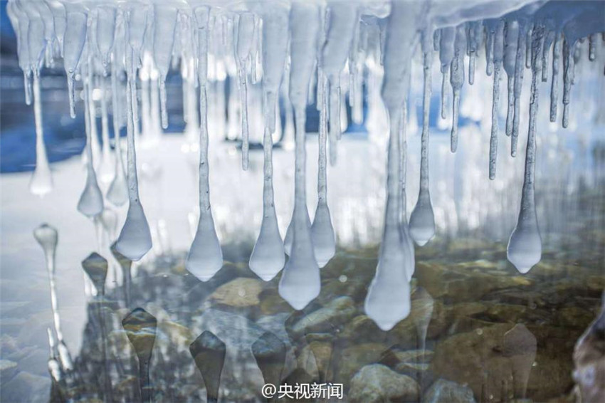 ?Eisgardinen“ am Fu? des Tianshan-Berges