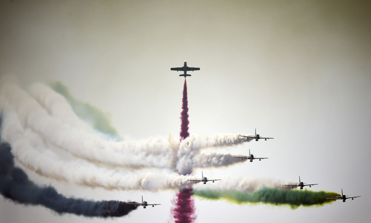 Kunstflug auf der Bahrain International Airshow