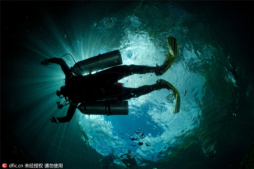 Faszinierende ?Lichtshow“ in mexikanischen Wasserh?hlen