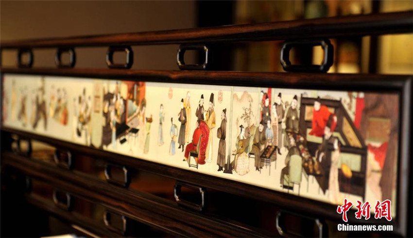 Sch?ne Shu-Stickereien im Daci-Tempel in Chengdu pr?sentiert