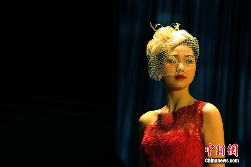 Modenschau von Hüten im europ?ischen Hof-Stil in Wuhan