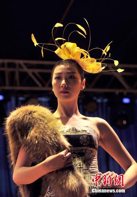 Modenschau von Hüten im europ?ischen Hof-Stil in Wuhan