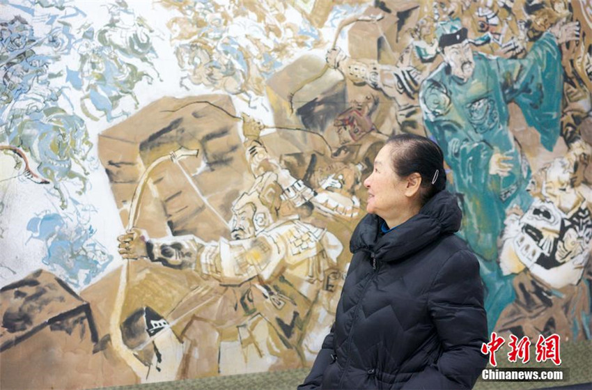 77-j?hrige Frau zeichnet Chinas Geschichte