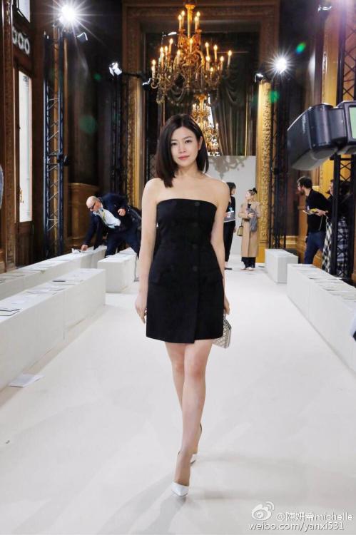 Chinas weibliche Stars auf der Modenschau in Paris