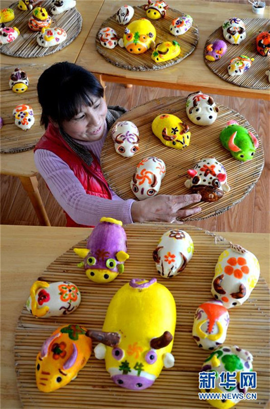 Kinder kochen ?Frühlingsochsen“ zur Feier der Tagundnachtgleiche