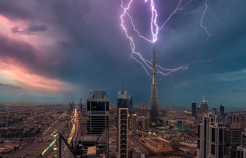 Blitze ?attackieren“ die Welt