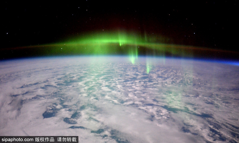 Die Farbenpracht der Südlichter vom Weltraum aus