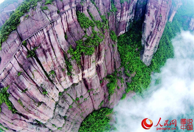 Wundersch?ne Landschaft nach dem Regenfall in Zhejiang