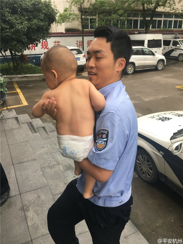 Drei kleine Ausrei?er auf Streifzug durch die Stadt