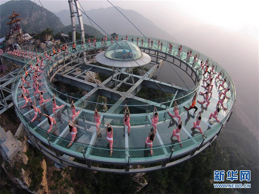 Weltyogatag: Yoga in 700 Meter H?he