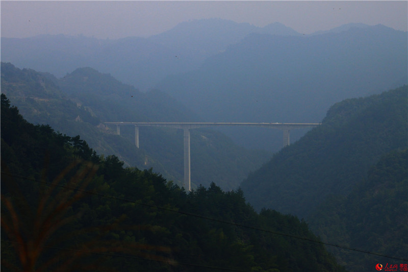 Gr??te Brücke Zhejiangs: 163 Meter hohe Jiaxite-Brücke