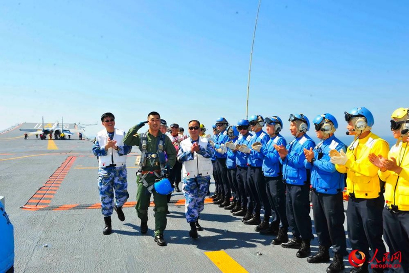 Chinesische Marine intensiviert Training der Flugzeugtr?ger-Piloten