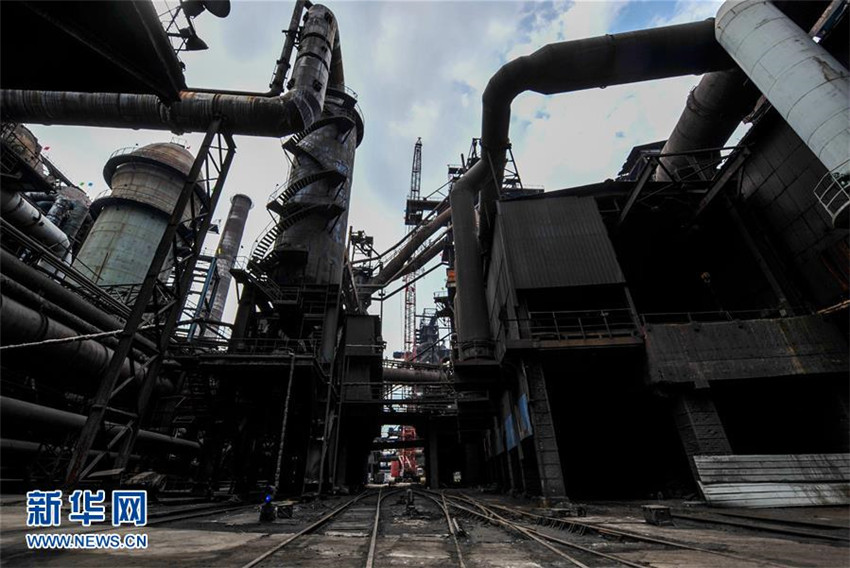 Chinas gr??ter Hochofen wird abgerissen