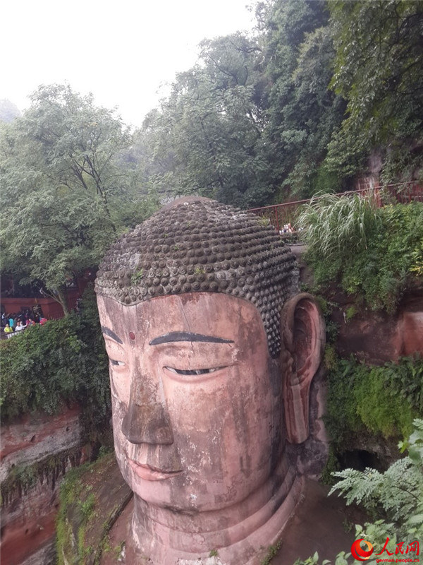 Ausl?ndische Journalisten zu Gast in Emei