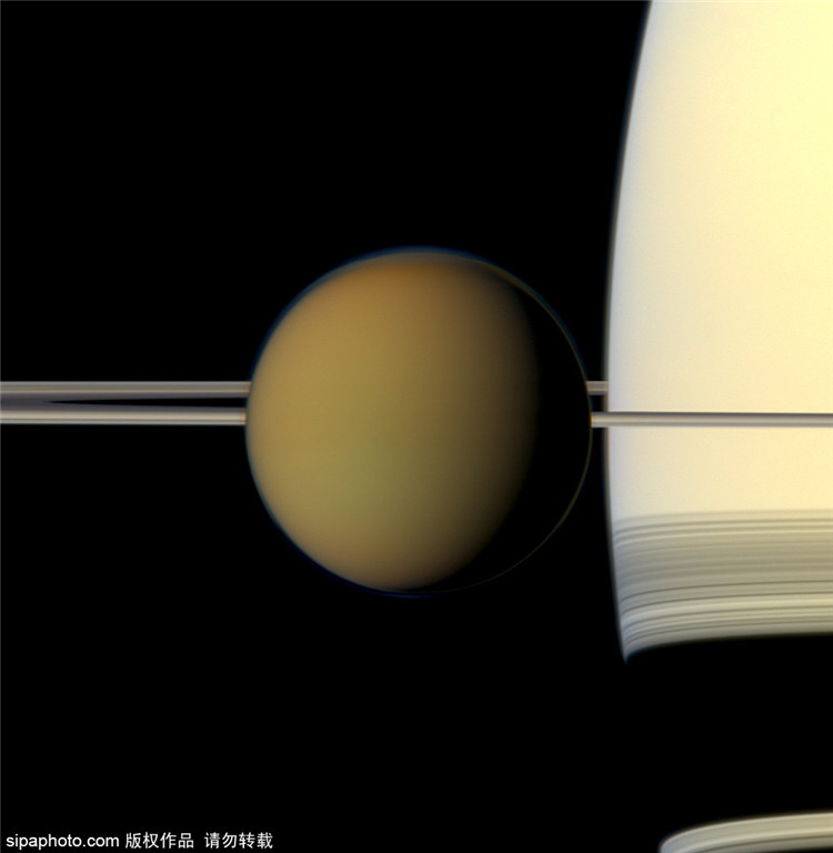 Eiswolken auf dem Saturnmond Titan entdeckt