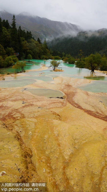 Des gelben Drachen bunte Teiche von Sichuan