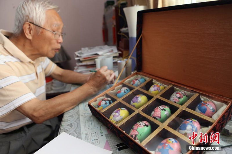 Kunstwerke auf Eierschalen