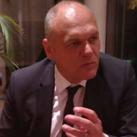 Johannes Ebert über die Kombination von Fremdsprachen-unterricht und NaturschutzAnl?sslich der Er?ffnungsfeier des ?Youth Environment Ambassador Action & Education Program“ (YEAAEP) führte People’s Daily Online am zehnten Oktober 2016 ein Interview mit Johannes Ebert, dem Generalsekret?r des Goethe-Instituts.