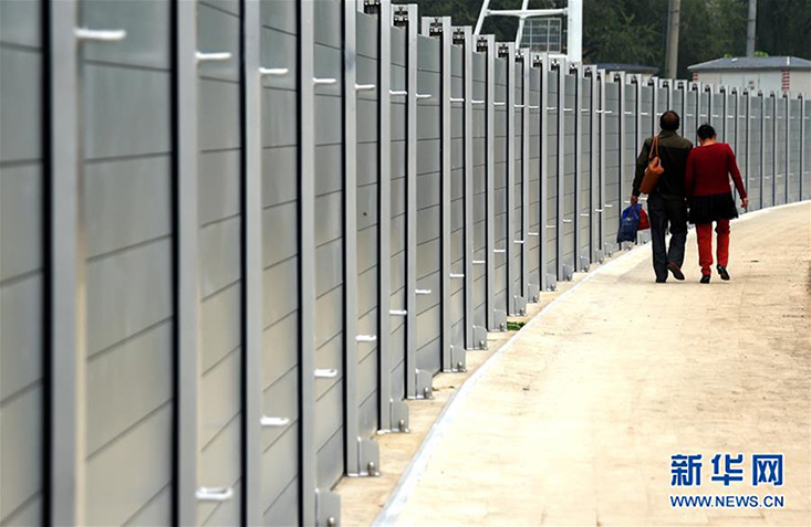 Hubei rüstet sich mit selbst entwickelter Spundwand gegen überschwemmungen