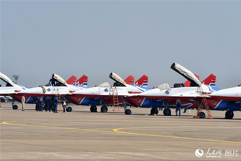 Ausblick auf die Zhuhai Flugschau 2016