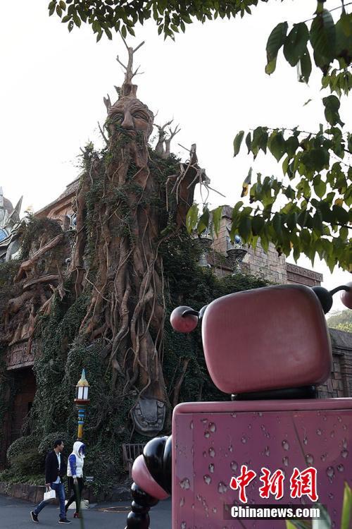 Erstaunlicher ?Gottesbaum“ in Changzhou