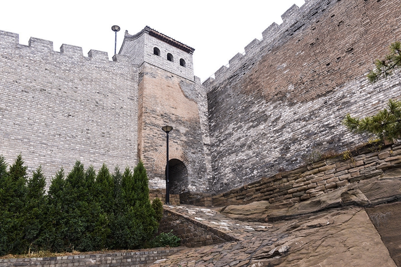 Xianglu-Tempel auf dem riesigen Stein